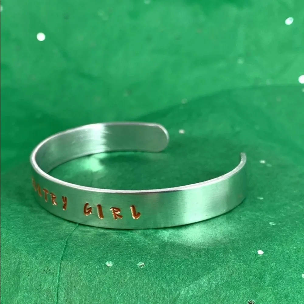 ⭐️🌸Adorned Crown stamp cuff country girl bracelet - Picture 5 of 8